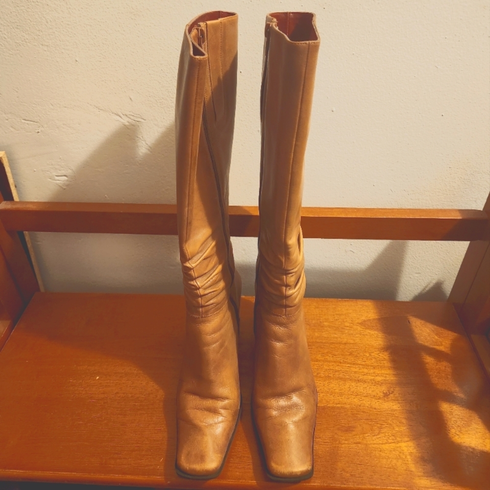 Knee-high golden tan leather boots size 7